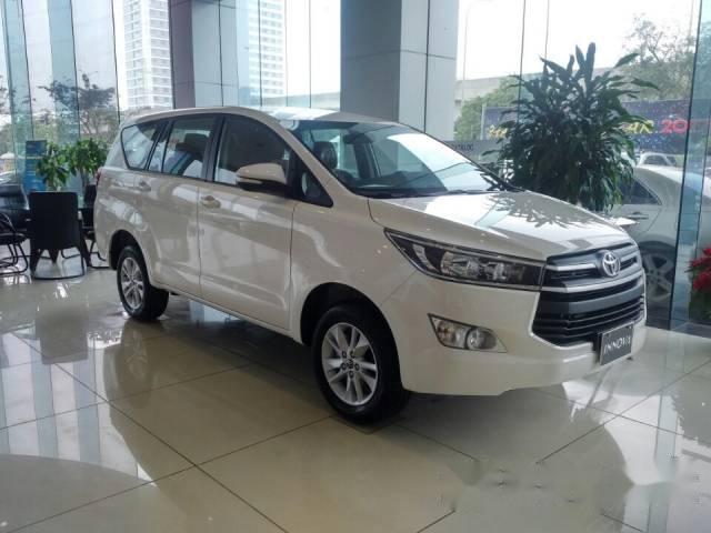 Cần bán Toyota Innova đời 2017, mới 100%