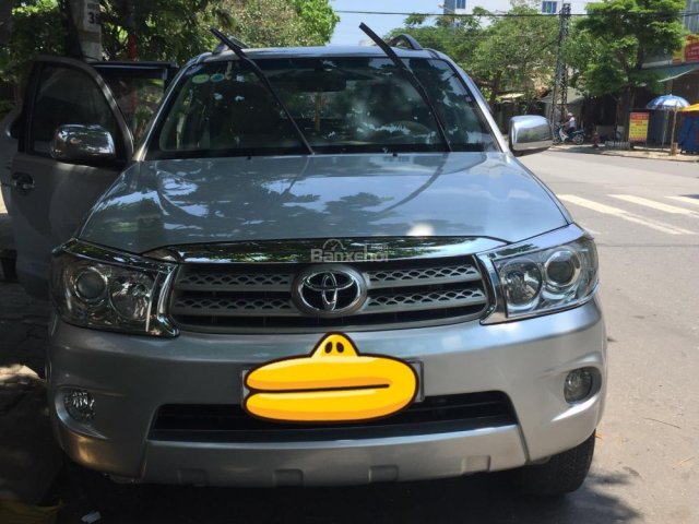 Gia đình cần bán xe Fortuner 2009, màu bạc, số sàn, máy dầu, xe nguyên rin