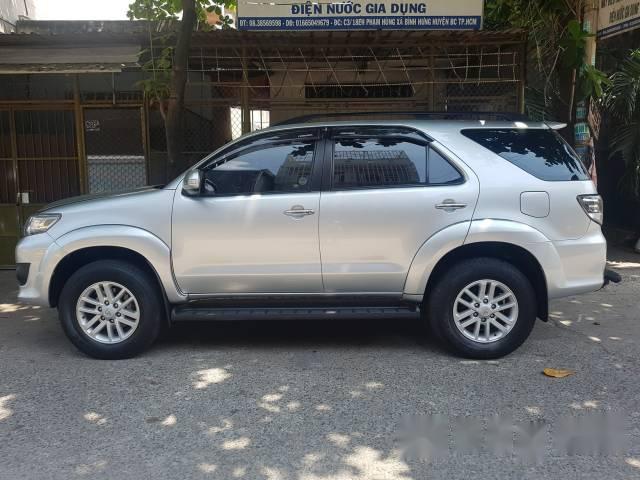 Bán xe Toyota Fortuner 2012 số sàn, giá tốt