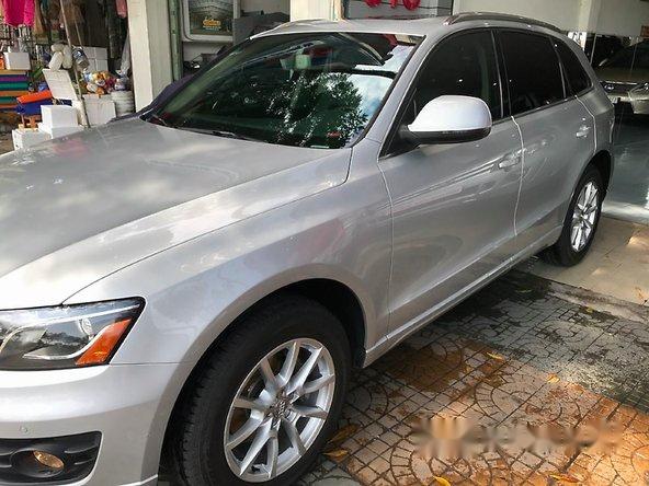 Cần bán xe Audi Q5 2.0 TFSi đời 2011, màu bạc, xe nhập 