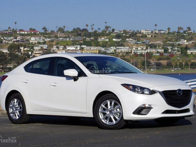 Bán xe Mazda 3 2017, màu trắng, giá chỉ 642 triệu