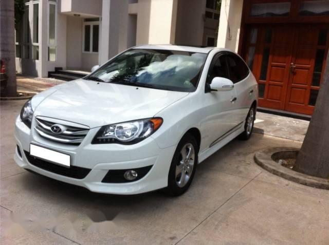 Bán xe Hyundai Avante 1.6AT, sản xuất 2012, số tự động, màu trắng, lắp ráp trong nước