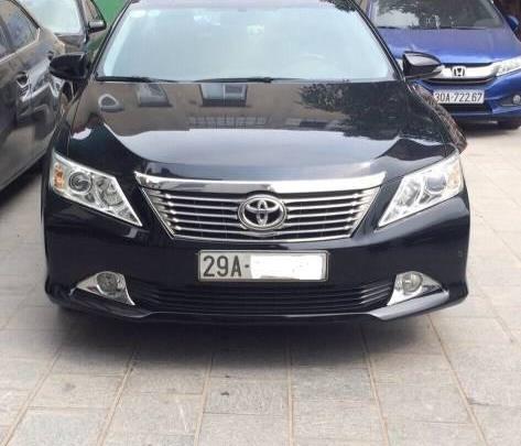 Cần bán gấp Toyota Camry đời 2013, màu đen