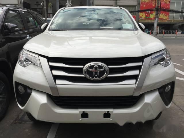 Bán xe Toyota Fortuner G đời 2017, màu trắng 