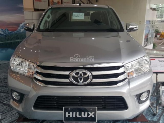 Bán Toyota Hilux 2.4E 2017 mạnh mẽ, tính tế, nhập khẩu nguyên chiếc từ Thái Lan