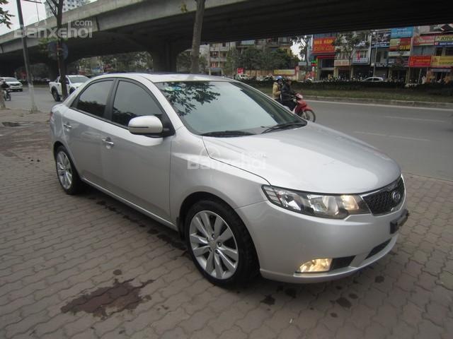 Bán Kia Forte đời 2013, màu bạc giá cạnh tranh