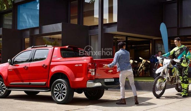 Bán xe Chevrolet Colorado 2.5 MT 4x2 sản xuất 2017, màu đỏ, nhập khẩu - Vay trả góp 100% xe. LH 0971567220