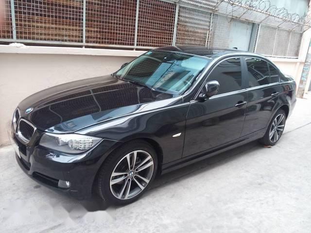 Cần bán xe BMW 320i 2010, màu đen