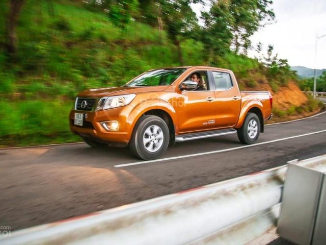 Bán xe ô tô Nissan Navara EL (1 cầu tự động), màu trắng, nhập khẩu nguyên chiếc - LH: 0973332327