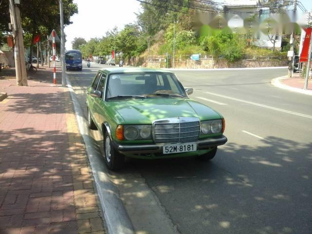 Bán xe Mercedes-Benz E230 đời 1984, xe gia đình đi, giá tốt