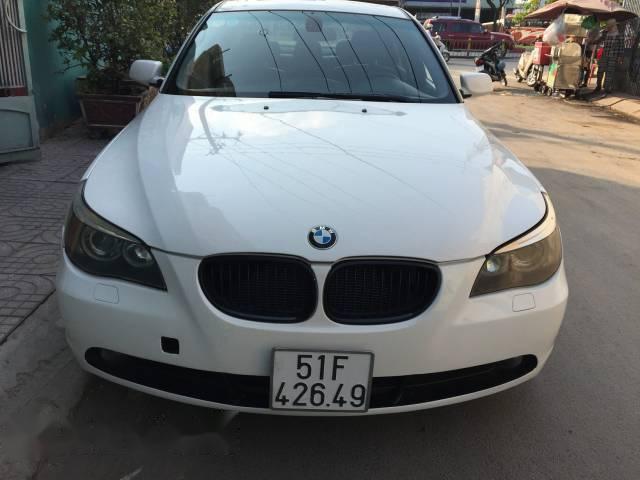 Cần bán gấp BMW 5 Series 525i đời 2005, màu trắng, nhập khẩu nguyên chiếc số tự động