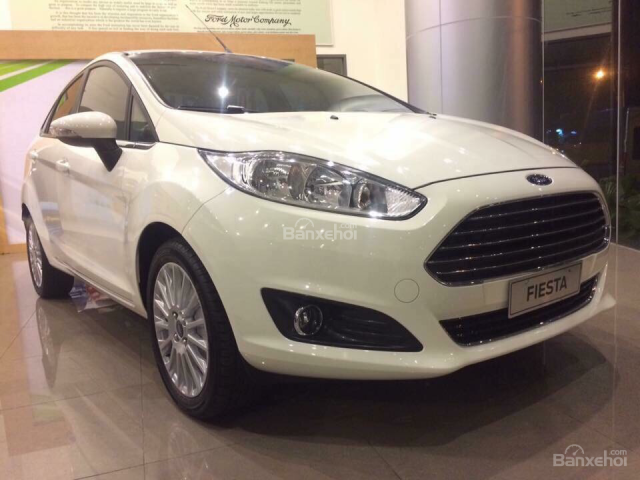 Bán Ford Fiesta 2017 màu trắng giá tốt, tặng kèm ưu đãi đặc biệt