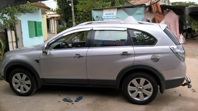 Bán xe Chevrolet Captiva Maxx đời 2009, màu bạc số tự động 