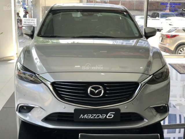 Bán xe Mazda 6 2.0 Premium Facelift đời 2017, màu bạc