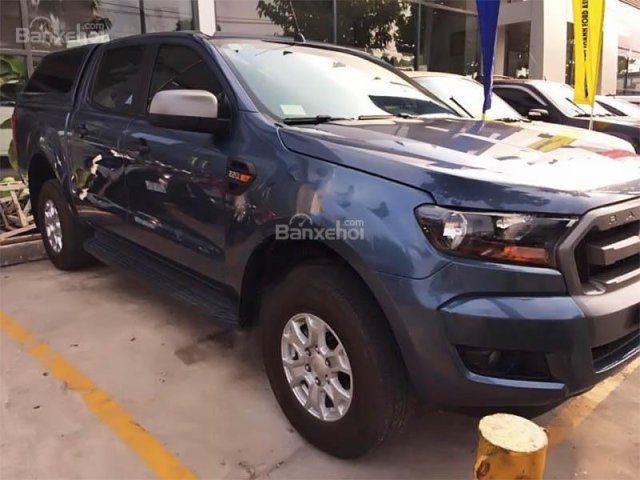 Bán Ford Ranger XLS 2.2L 4x2MT đời 2017, màu xanh lam, nhập khẩu