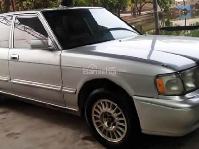 Bán xe cũ Toyota Crown đời 1990, màu bạc, nhập khẩu, 95 triệu