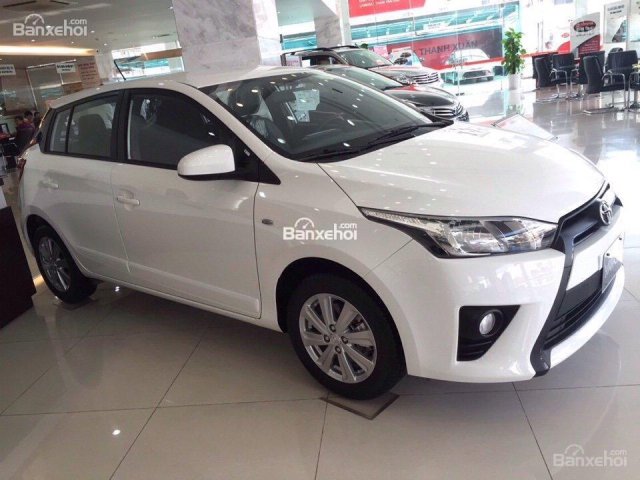 Toyota Yaris E màu trắng - Nhập khẩu nguyên chiếc từ Thái Lan - Xe giao ngay/ hotline:  090.17.17.518