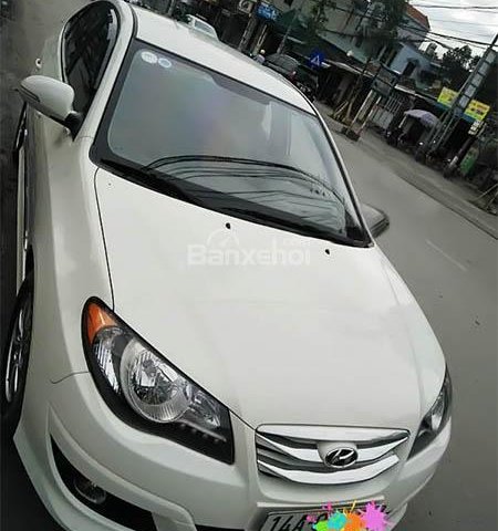 Chính chủ bán Hyundai Avante Mt đời 2011, màu trắng