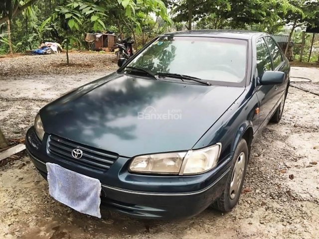 Cần bán lại xe Toyota Camry GLi đời 2000, nhập khẩu nguyên chiếc, giá tốt