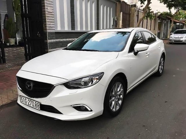 Bán ô tô Mazda 6 2.0AT đời 2017, màu trắng