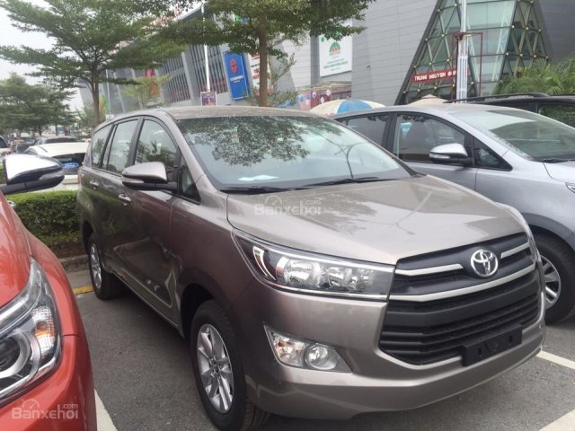 Toyota Long Biên bán xe Innova 2.0G 2018, giá cạnh tranh, trả góp từ 7tr/tháng - Hotline: 0948057222