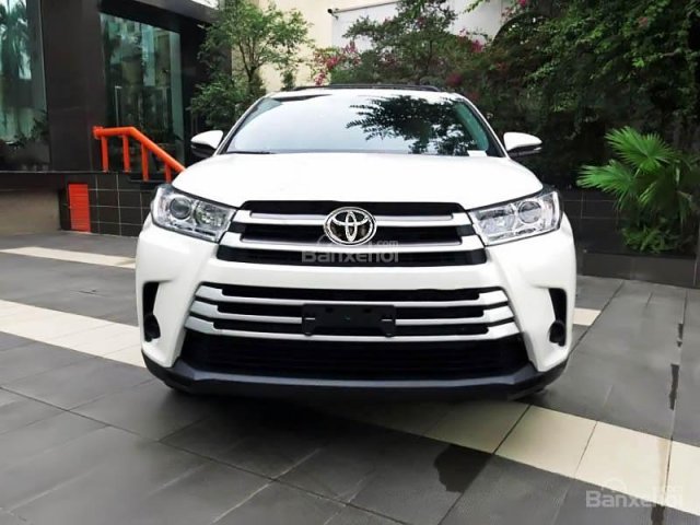 Bán Toyota Highlander LE 2.7 model 2017, sản xuất 2016 màu trắng, nội thất kem, xe nhập khẩu tại Mỹ