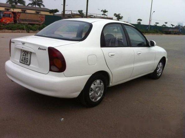 Bán xe Daewoo Lanos MT đời 2003, màu trắng số sàn