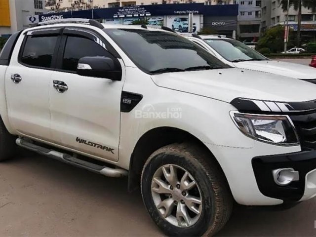 Cần bán Ford Ranger Wildtrak 3.2 đời 2015, màu trắng, xe đẹp