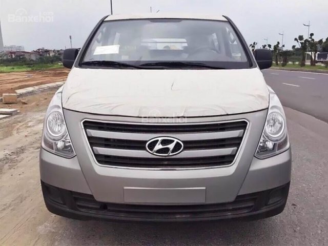 Bán Hyundai Starex năm 2017, màu bạc, nhập khẩu