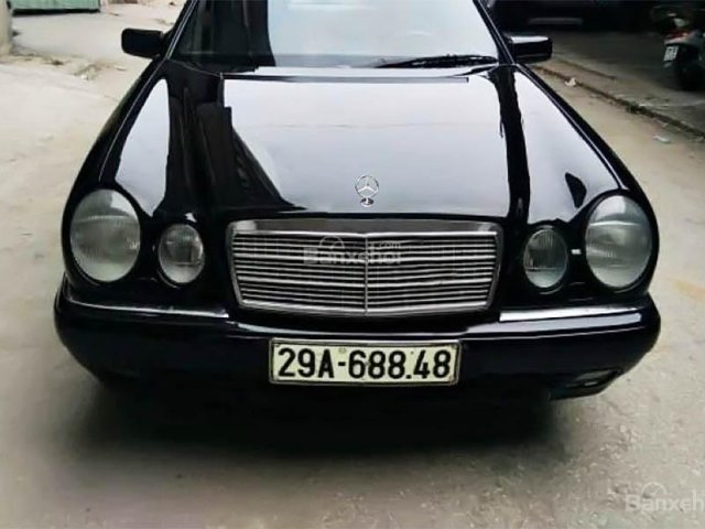 Bán Mercedes E230 đời 1997, màu đen, nhập khẩu, giá tốt