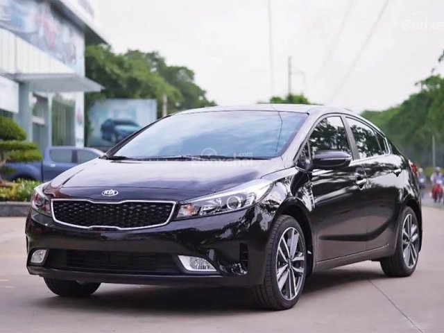 Cần bán Kia Cerato đời 2017, màu đen