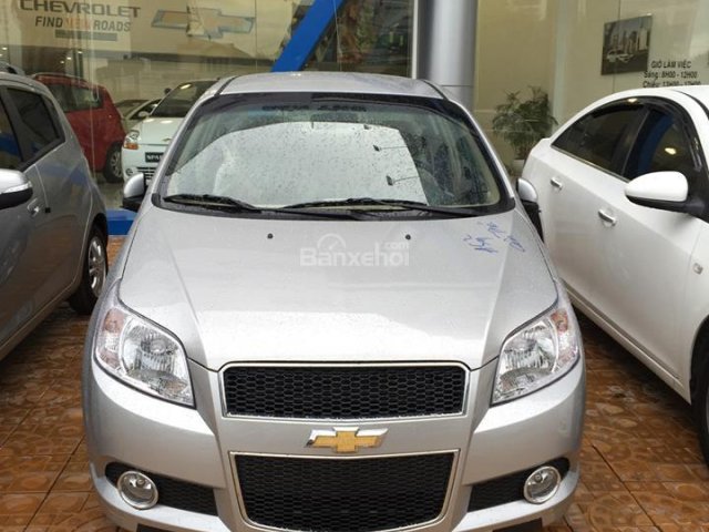 Bán xe Chevrolet Aveo LT 1.4L màu bạc, trả góp ngân hàng - LH: 0945.307.489