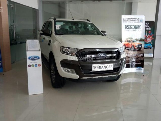 Cần bán xe Ford Ranger Wildtrak 3.2 4x4 AT đời 2017, màu trắng, nhập khẩu