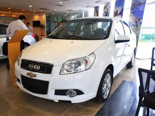 Bán Chevrolet Aveo LTZ đời 2017, màu trắng