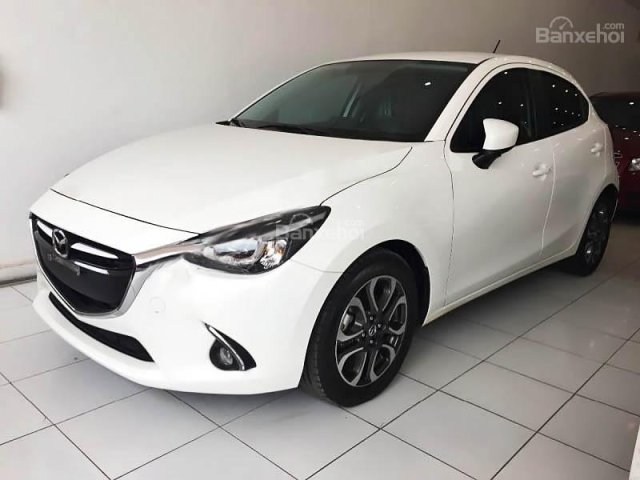 Cần bán xe Mazda 2 1.5AT sản xuất 2016, màu trắng