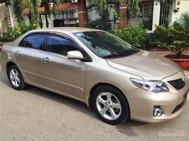 Bán Toyota Corolla altis 2.0 AT đời 2013, màu vàng số tự động 