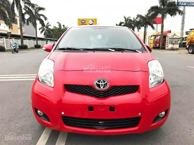 Bán hộ bà chị xe Toyota Yaris đời 2012, màu đỏ, xe nhập