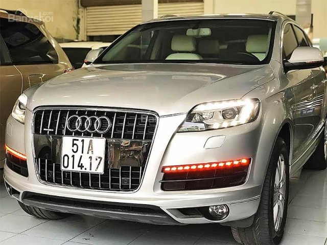 Bán Audi Q7 TFSI 3.0AT đời 2010, màu bạc, nhập khẩu