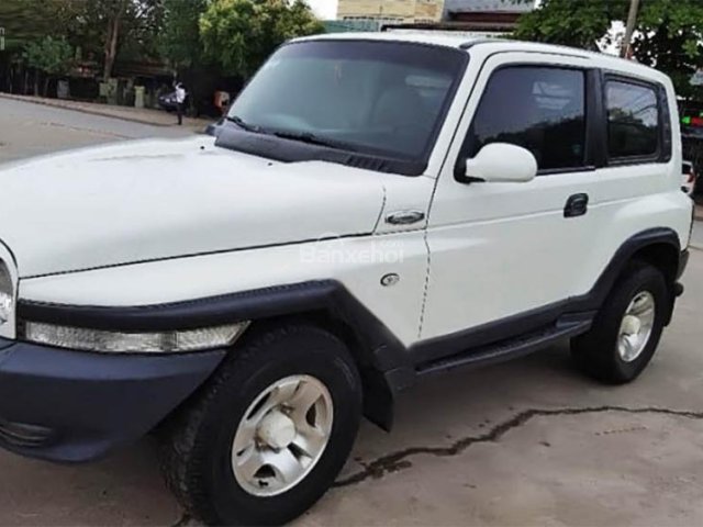 Bán ô tô Ssangyong Korando đời 2005, màu trắng, nhập khẩu Hàn Quốc số sàn, giá tốt