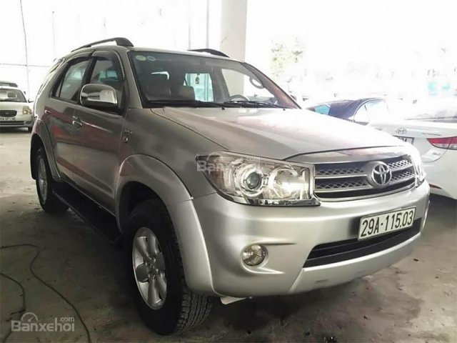 Auto Lâm Hưng bán Toyota Fortuner G đời 2011, màu bạc