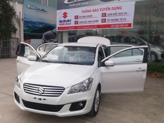 Cần bán xe Suzuki Ciaz đời 2018, màu trắng, nhập khẩu chính hãng, xe giao ngay