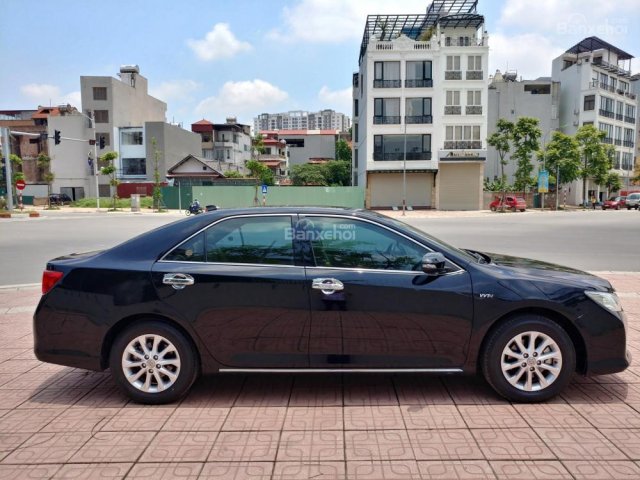 Bán Toyota Camry 2.0E sản xuất 2013, màu đen chính chủ, 698Tr0