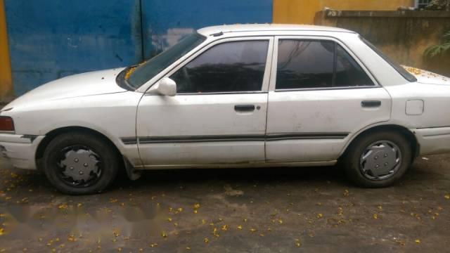 Bán xe Mazda 323 đời 1995, màu trắng 