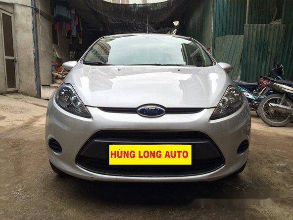 Bán xe cũ Ford Fiesta AT đời 2014, màu bạc, giá 420 triệu