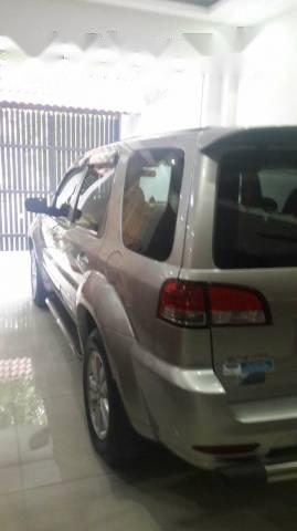 Cần bán gấp Ford Escape XLT sản xuất 2012, xe nhà sử dụng kỹ còn nguyên zin