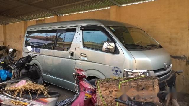 Bán ô tô Toyota Hiace đời 2010, màu xanh