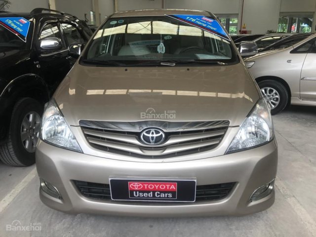 Cần bán Toyota Innova G năm 2011, màu nâu vàng