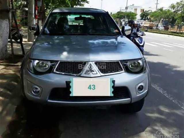 Cần bán lại xe Mitsubishi Triton 4x4MT năm 2009, màu bạc, nhập khẩu nguyên chiếc số sàn