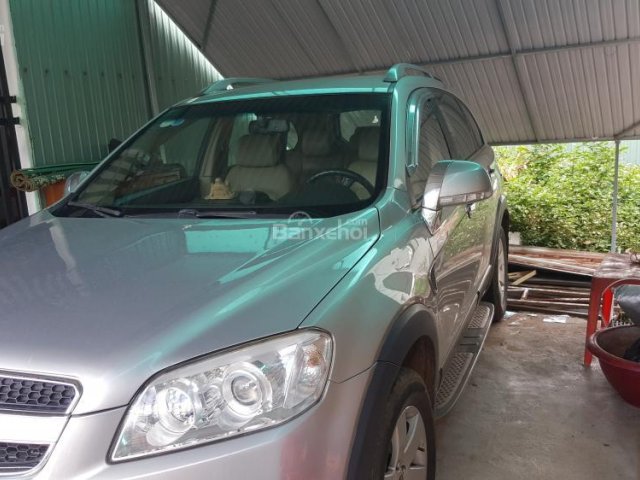 Cần bán Chevrolet Captiva đời 2008, màu bạc, giá 355 triệu