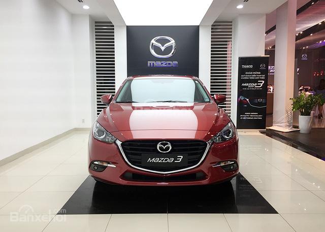 Bán Mazda 3 1.5 2018 giá cực hot trong tháng 12, đủ màu, hỗ trợ giao xe tận nhà và ĐKĐK, hỗ trợ 90%, LH 0981485819